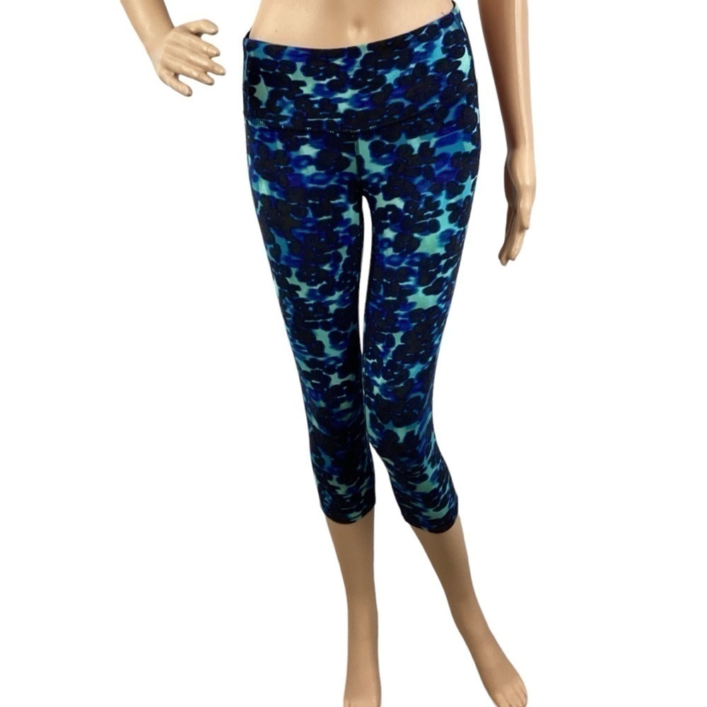 Athleta Chaturanga Blue Leopard Print Capri Leggings Size XS